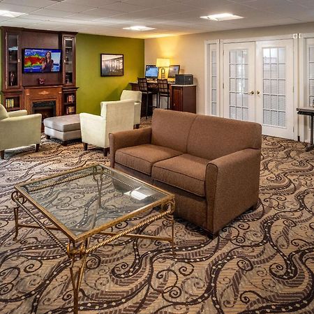 Rodeway Inn Barboursville Ngoại thất bức ảnh