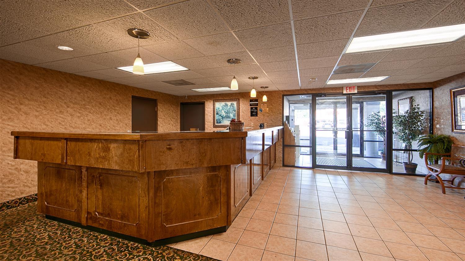 Rodeway Inn Barboursville Ngoại thất bức ảnh