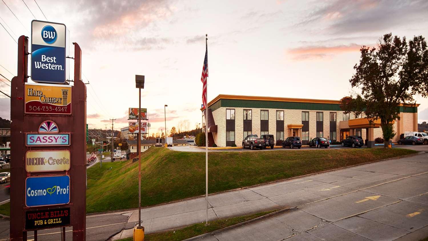 Rodeway Inn Barboursville Ngoại thất bức ảnh
