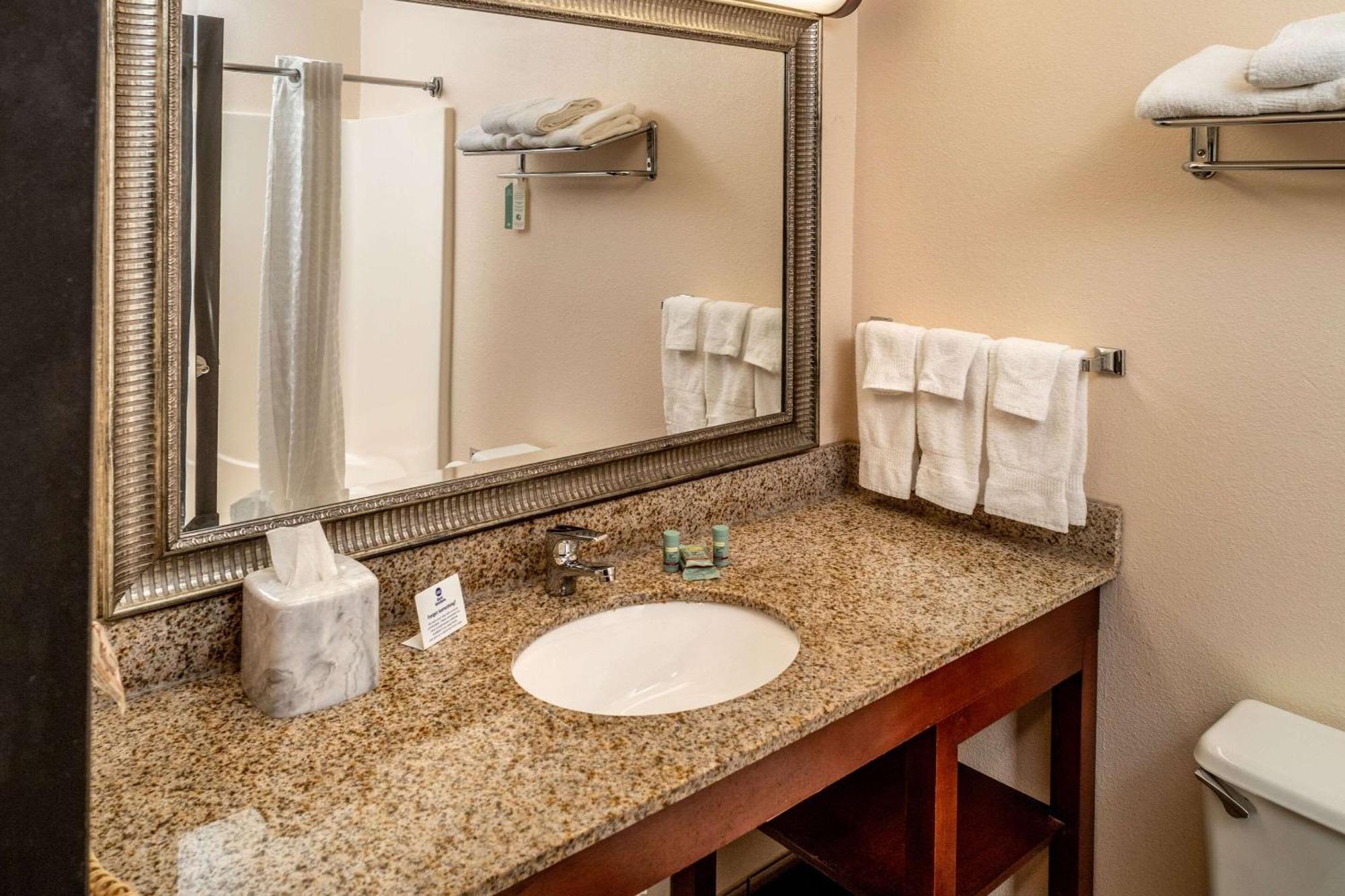 Rodeway Inn Barboursville Ngoại thất bức ảnh